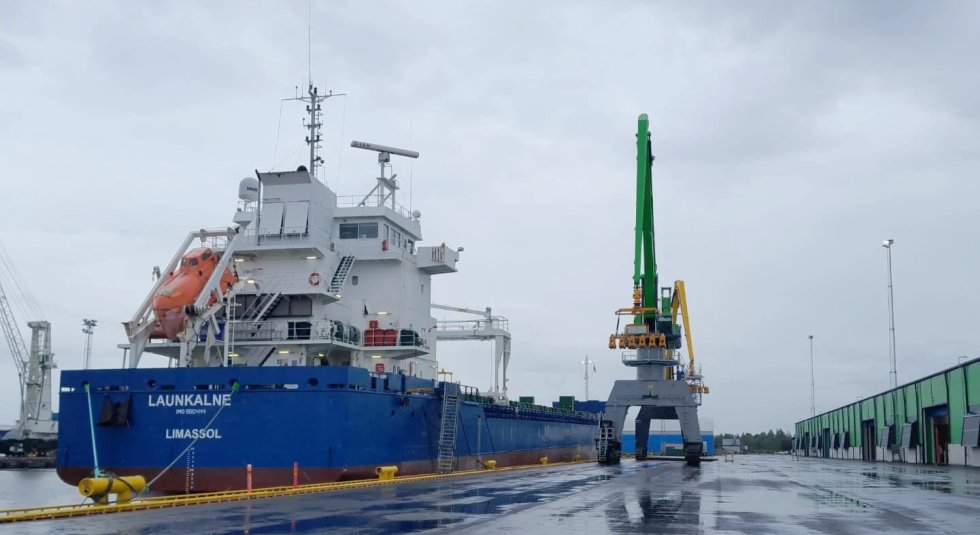 On August 10, the new quay and new electrical stowing equipment of the port operator Kemi Shipping were tested when cargo vessel Launkaline was moored on the new quay. 